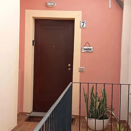 Апартаменти Moys Sea View